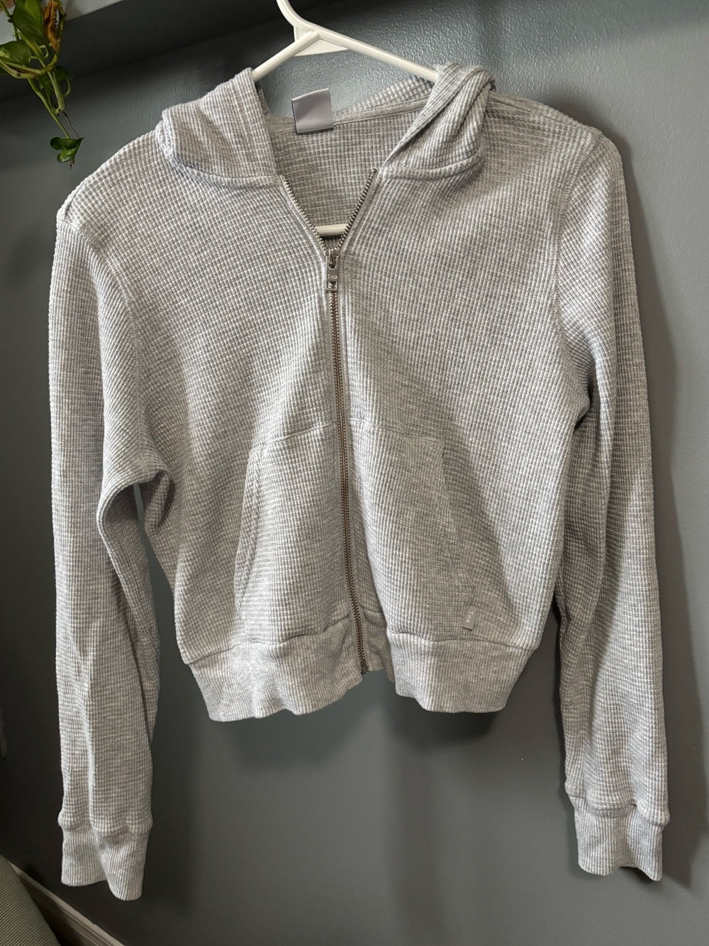 Aritzia TNA Waffle Knit Black Zip-Up Cropped Hoodie